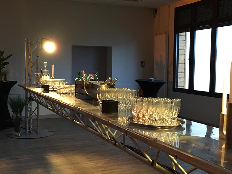 CEN PRODUCTION -  champagne et coupe