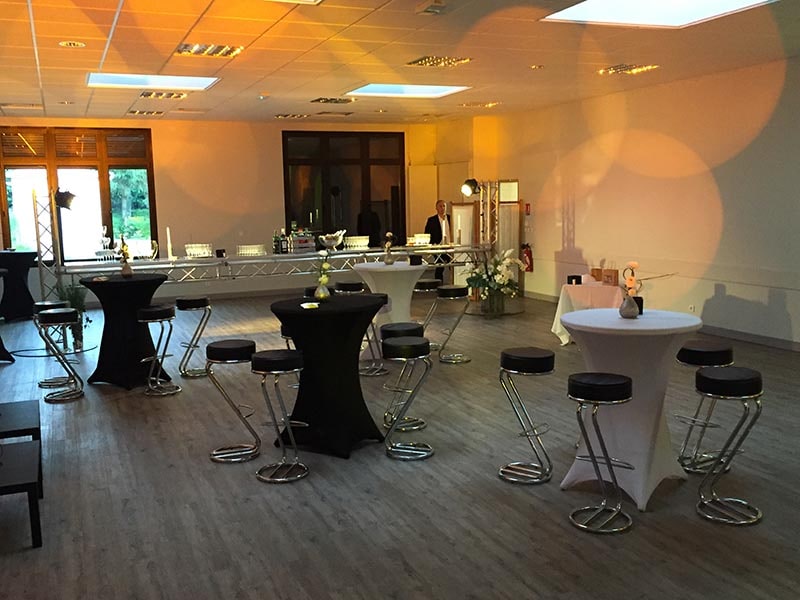 CEN PRODUCTION -  décoration salle de fête table et chaise