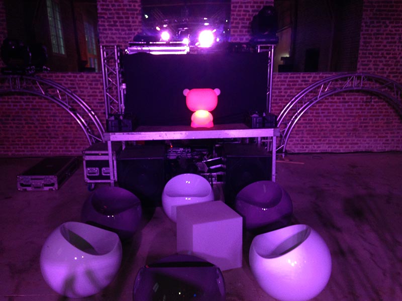 CEN PRODUCTION -  tables et chaises discothèque