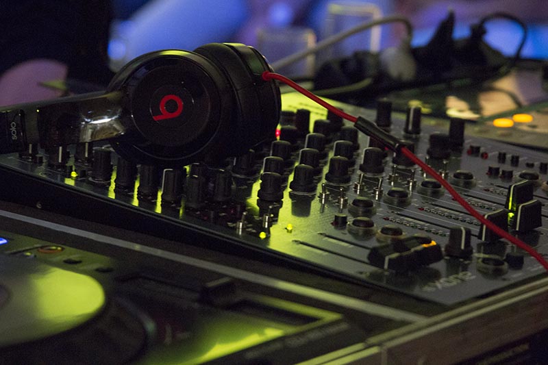 CEN PRODUCTION -  platine dj et casque