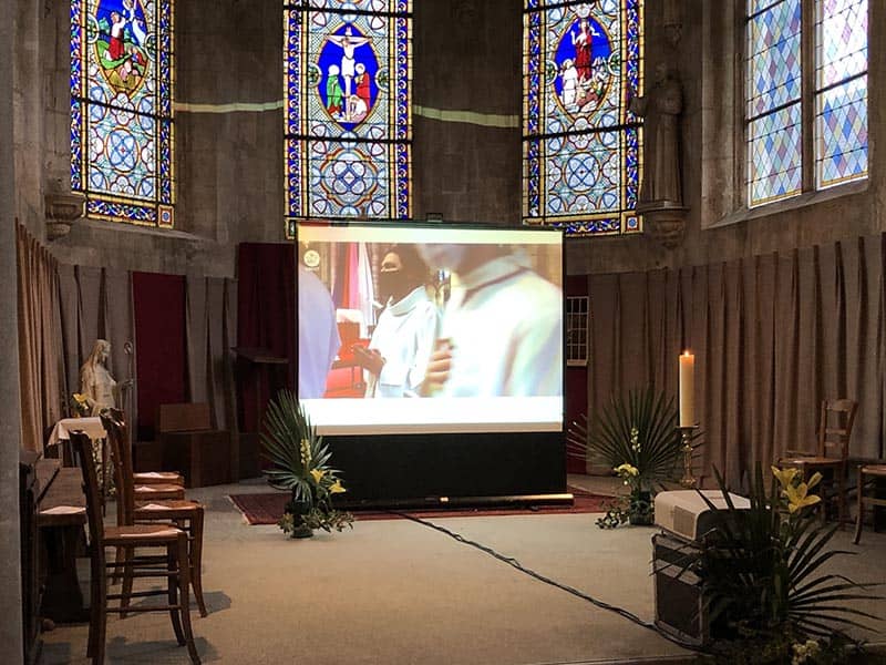 CEN PRODUCTION -  écran de projection église