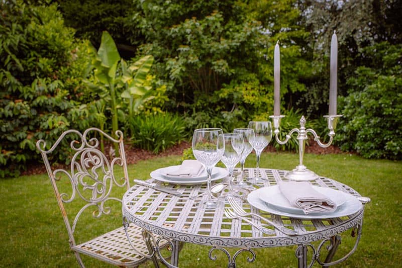 CEN PRODUCTION -  table romantique
